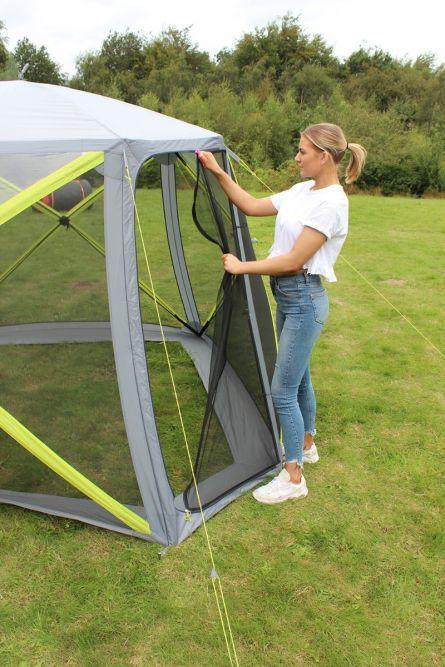Outdoor Revolution Cayman Screenhouse 5 D zip out mesh panels